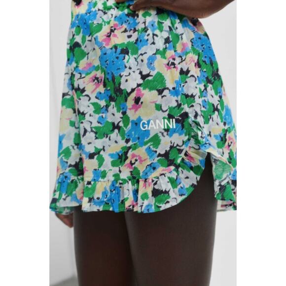 NWOT Ganni Floral Ruffle-Trim Shorts Size 42 / Large - Picture 1 of 9